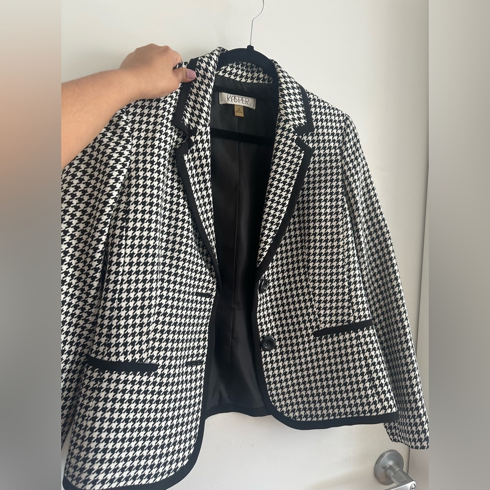 Kasper Black & White Houndstooth Blazer with Contrast Trim